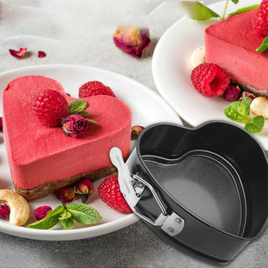 Moule en forme de coeur gateau rouge