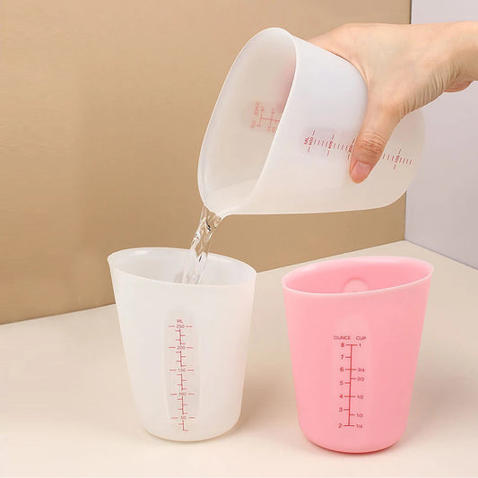 Tasse a mesurer verser