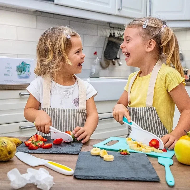 enfants avec couteaux
